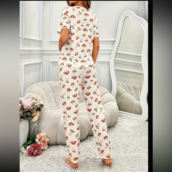 New white pink green red mushroom print 2-piece pajama top & pants set large - Picture 3 of 13